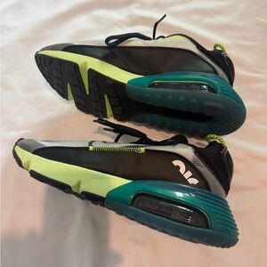 Nike Black Shoes with Neon Yellow Insole and Teal Accent